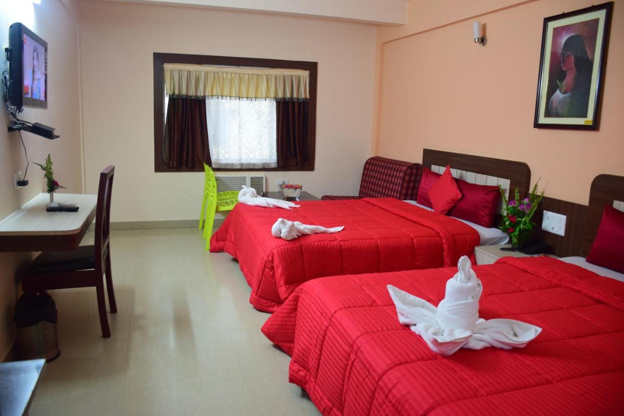 Hotel Landmark Puri Zewnętrze zdjęcie