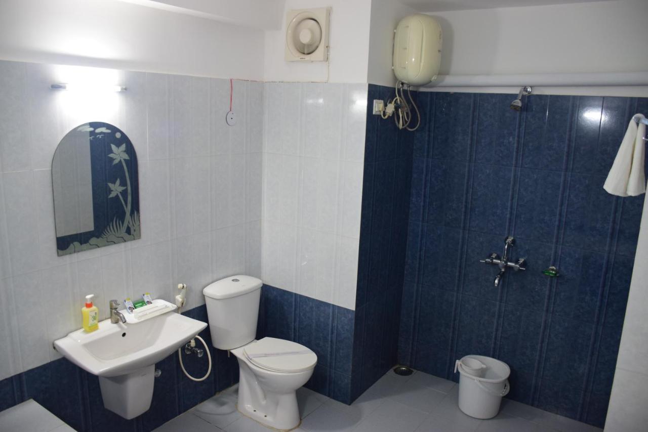 Hotel Landmark Puri Zewnętrze zdjęcie